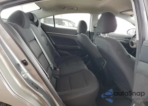 2018 Hyundai Elantra Sel z USA, uszkodzony, nr VIN 5NPD84LF8JH272270